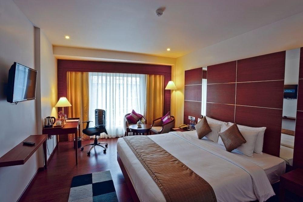 Olive Downtown Hotel Kochi Bagian luar foto
