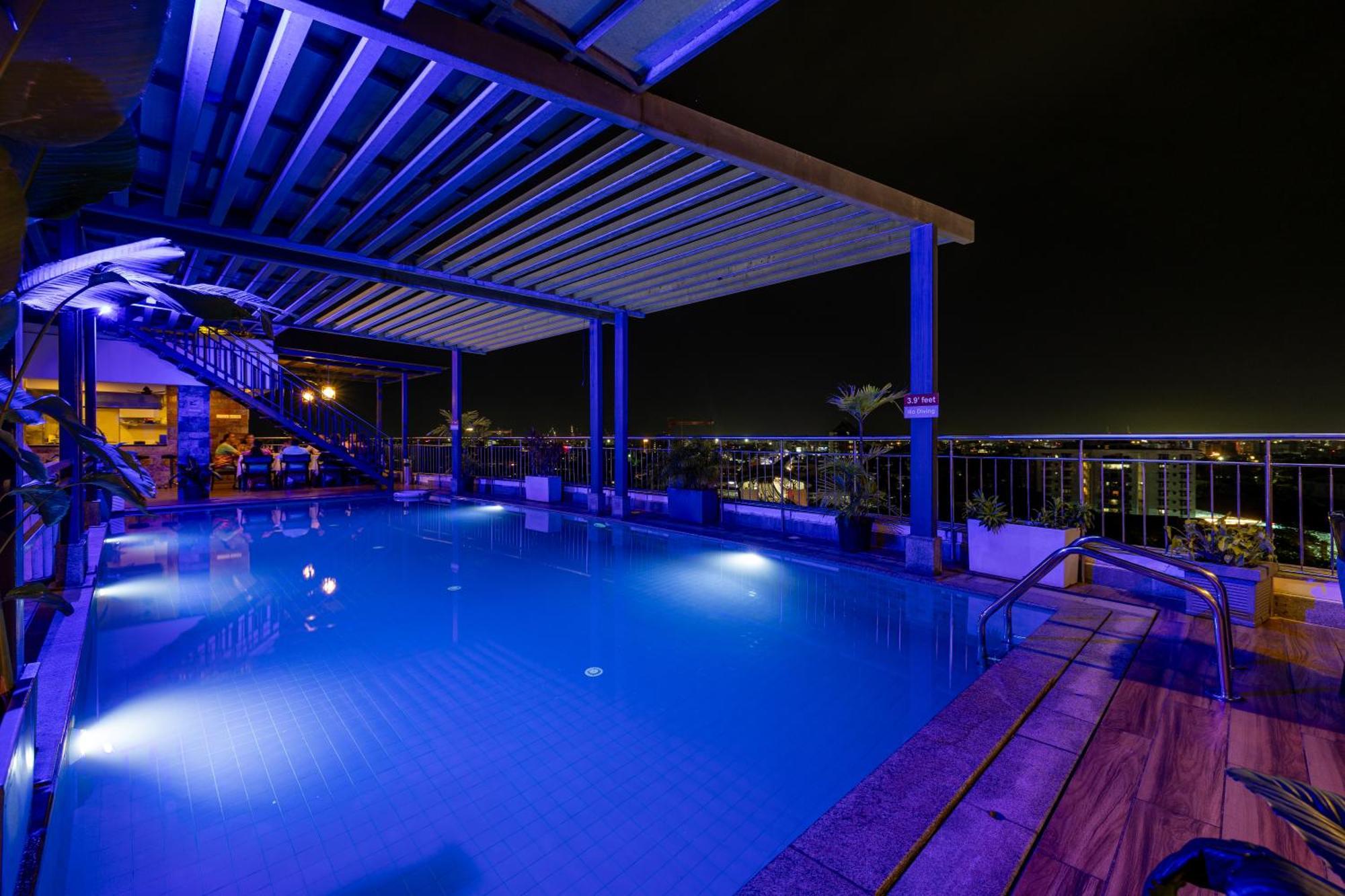 Olive Downtown Hotel Kochi Bagian luar foto
