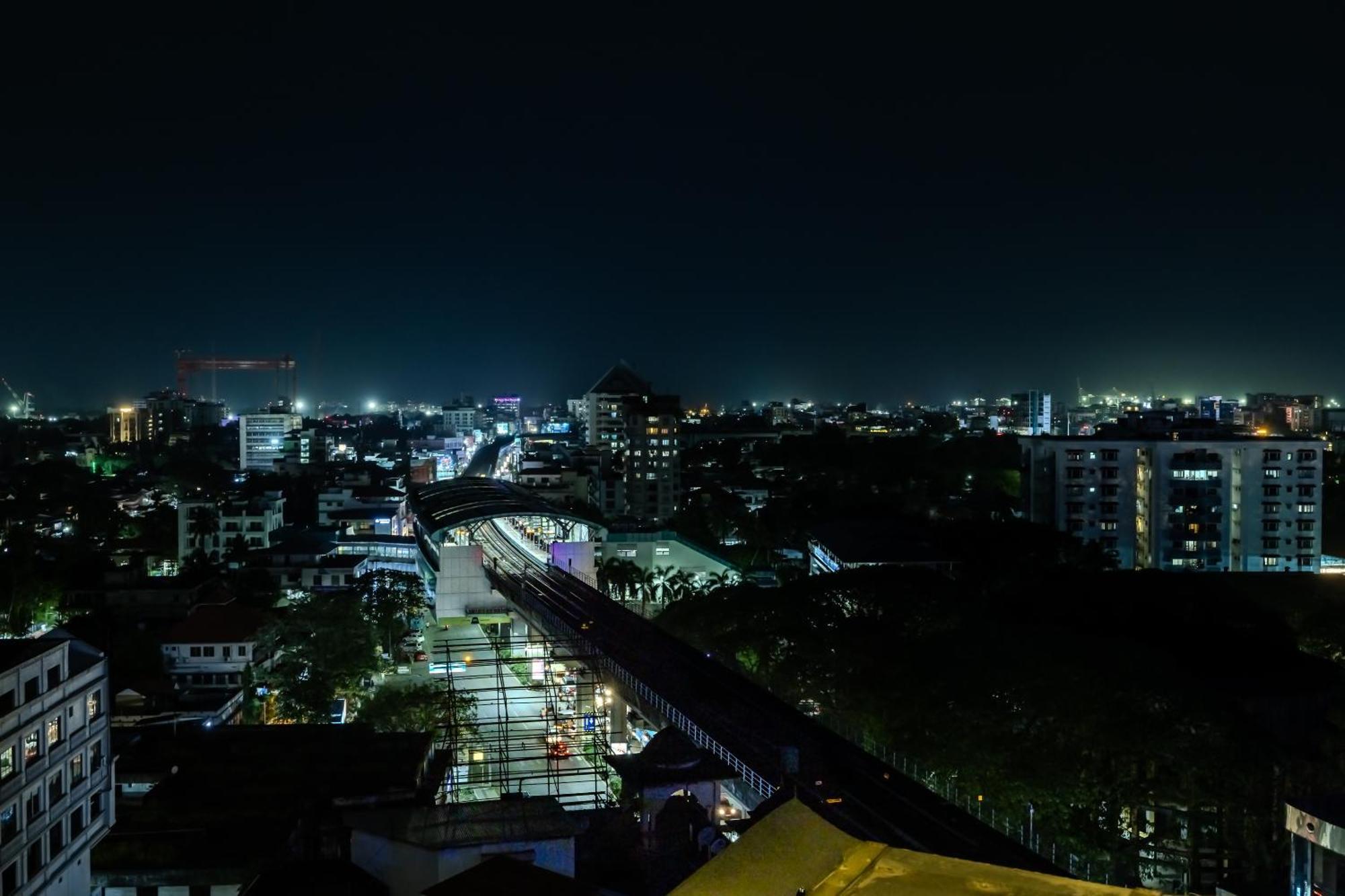 Olive Downtown Hotel Kochi Bagian luar foto