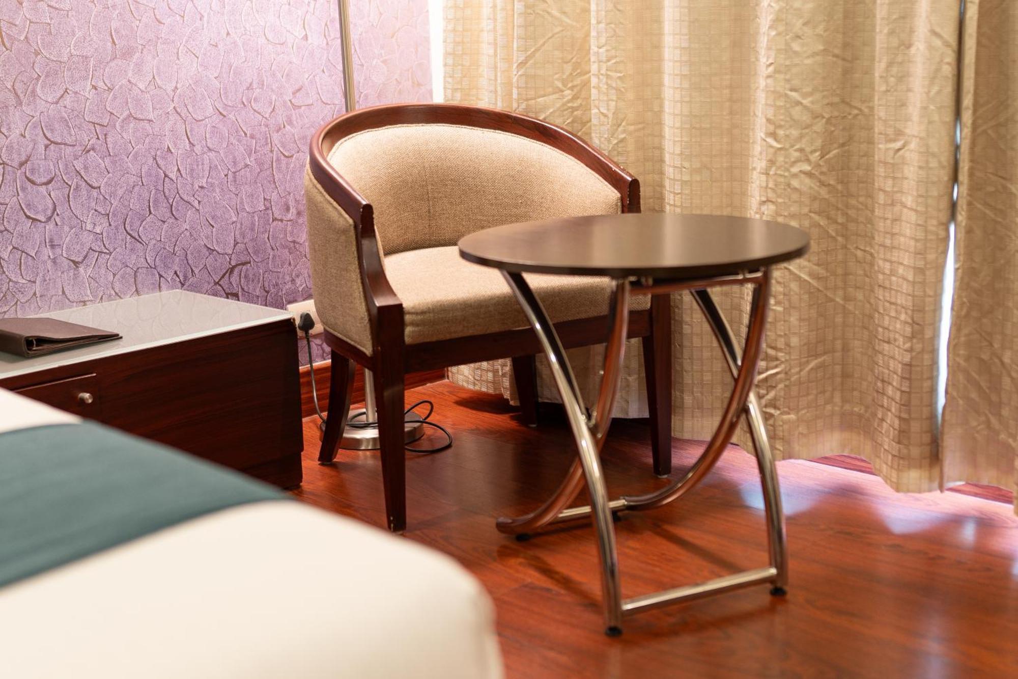 Olive Downtown Hotel Kochi Bagian luar foto
