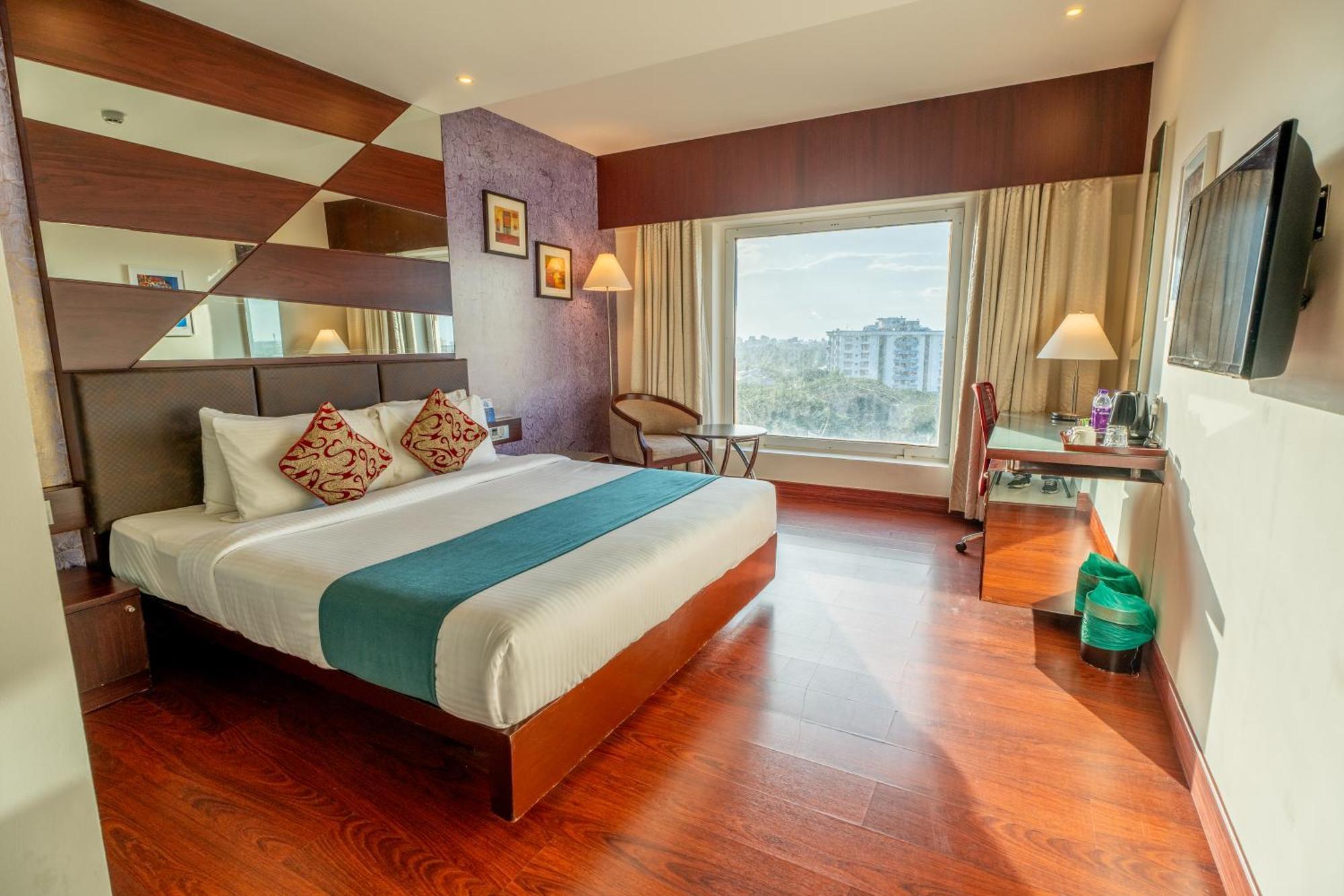 Olive Downtown Hotel Kochi Bagian luar foto