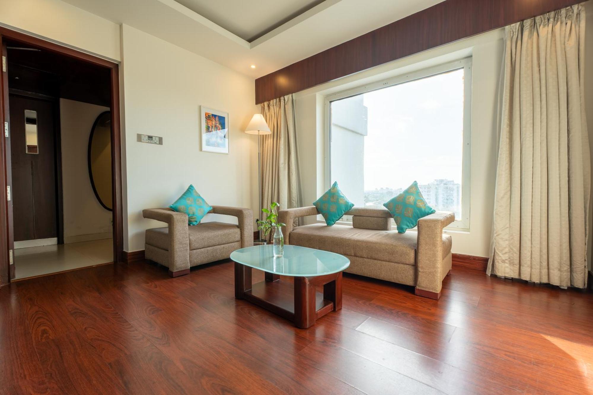 Olive Downtown Hotel Kochi Bagian luar foto