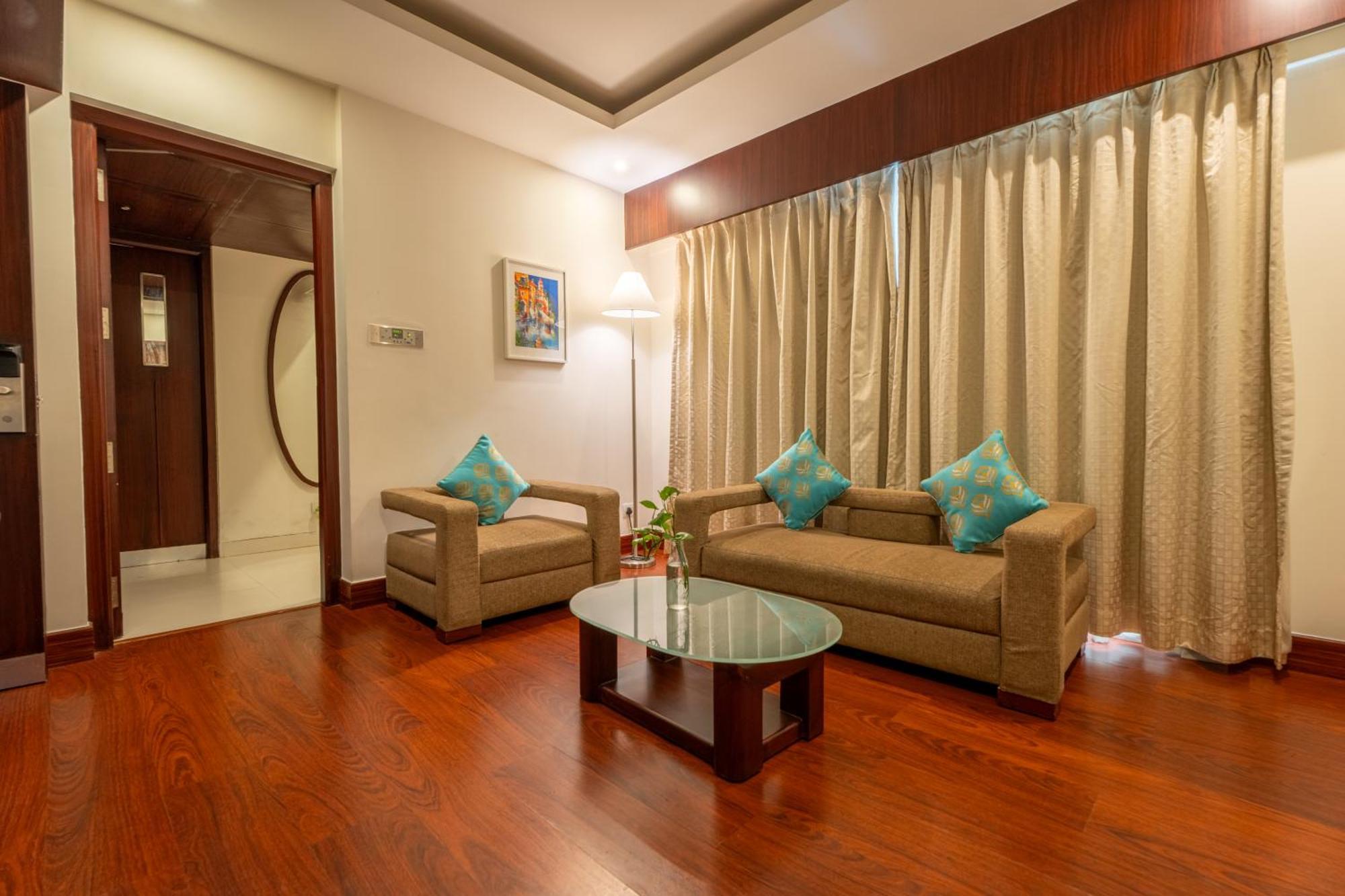 Olive Downtown Hotel Kochi Bagian luar foto