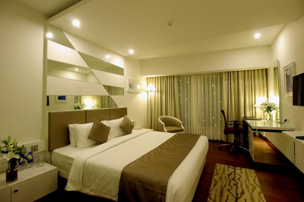 Olive Downtown Hotel Kochi Bagian luar foto